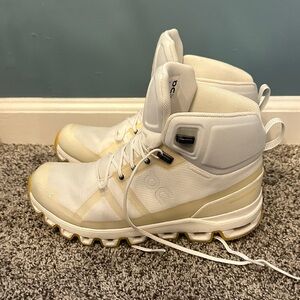 On Running Cream and White High-Top Hiking Boots